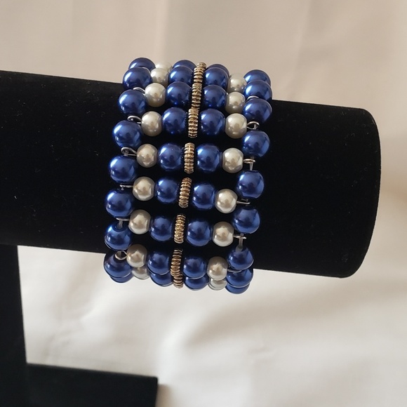Blue statement bracelet - Picture 4 of 4